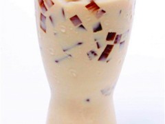 奶茶加盟掙錢嗎？奶茶行業(yè)現(xiàn)在怎么樣？