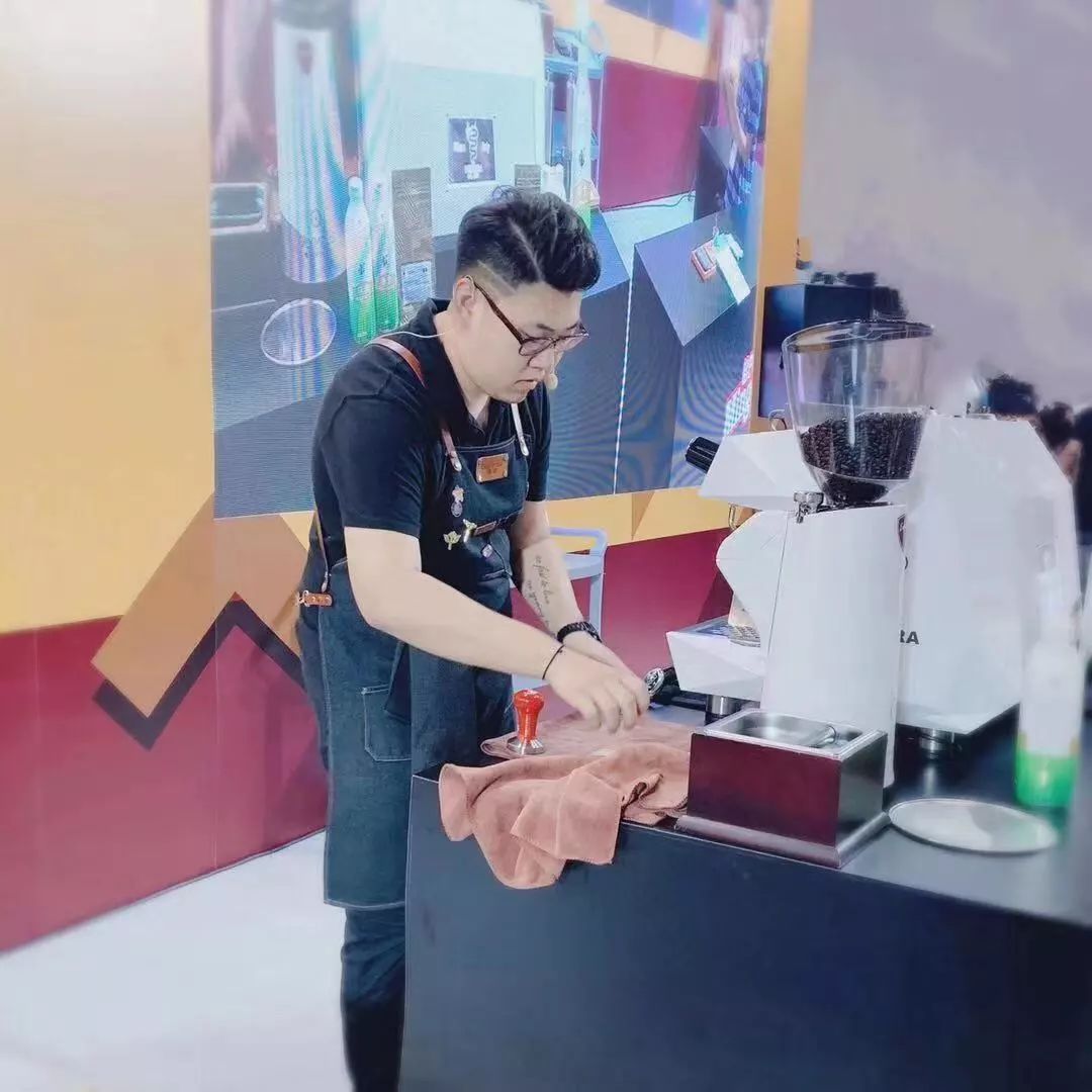 https://image.ipaiban.com/upload-ueditor-image-20191010-1570693902170057807.jpg