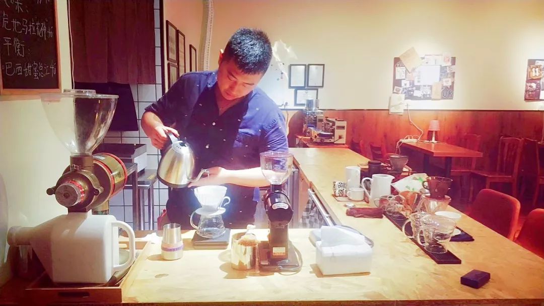 https://image.ipaiban.com/upload-ueditor-image-20191010-1570693647975080417.jpg