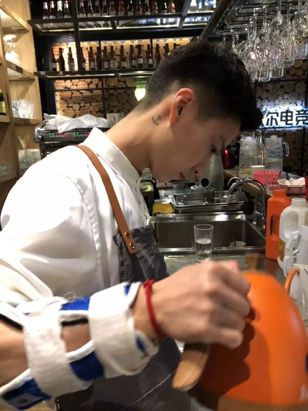 https://image.ipaiban.com/upload-ueditor-image-20191010-1570693387453055110.jpg