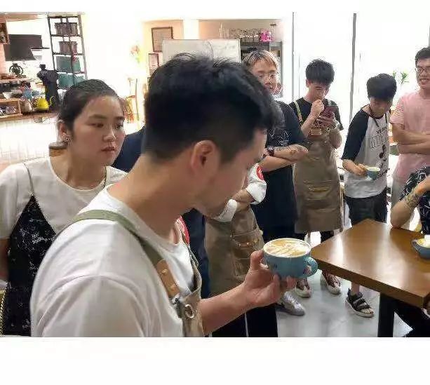 https://image.ipaiban.com/upload-ueditor-image-20190911-1568169412443014727.jpg