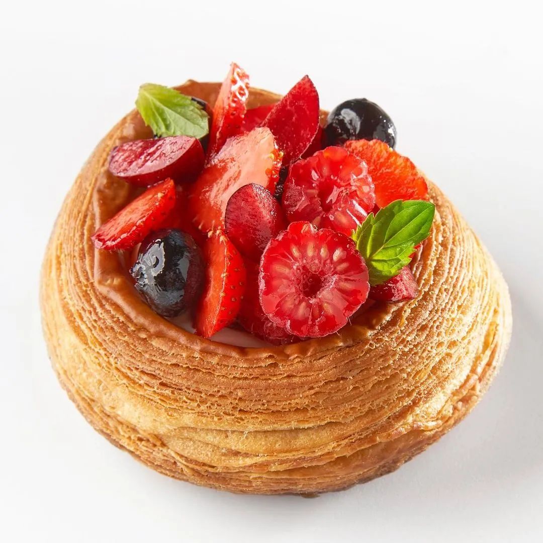 BRIOCHE FEUILLETéE FRUIT TART (1).jpg