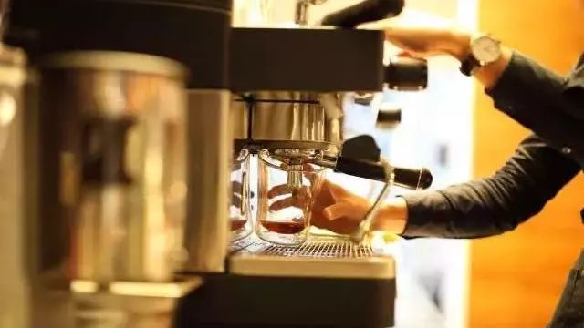 年了，我終于可以不用再做奶茶……