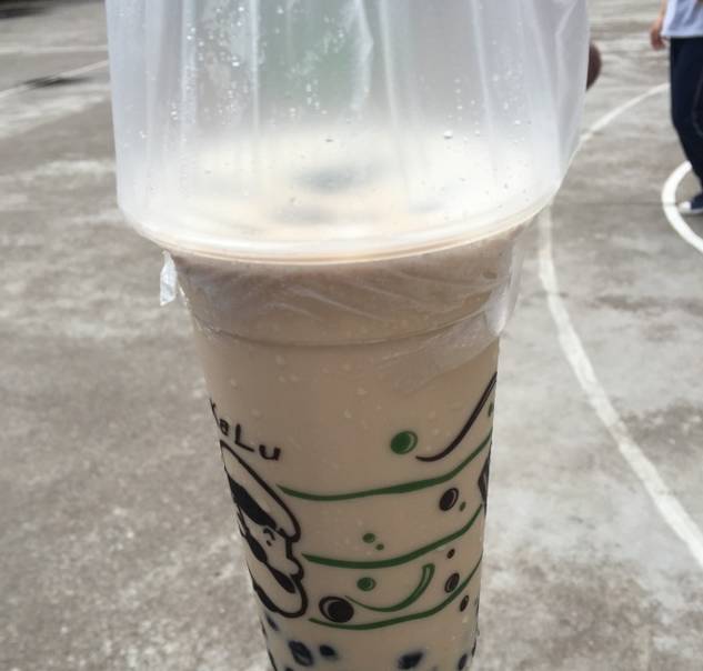 這樣的顧客，讓飲品店員工又喜又樂(lè)
