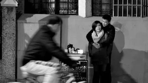 開家夫妻奶茶店是多少人最樸實的心愿 但結(jié)局往往無言