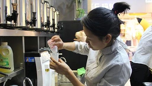 茶飲真是個好生意？ 賣洗衣機的榮事達也要來分杯羹