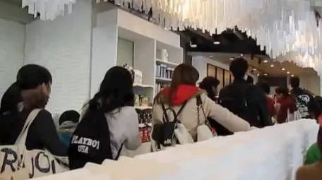 冬季奶茶店排隊減少？但你更應(yīng)該思考“排隊”問題！
