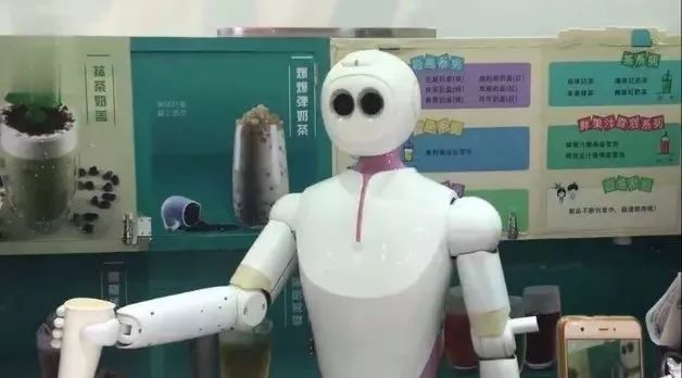 機器人“入侵”奶茶店，搞噱頭還是真有料？