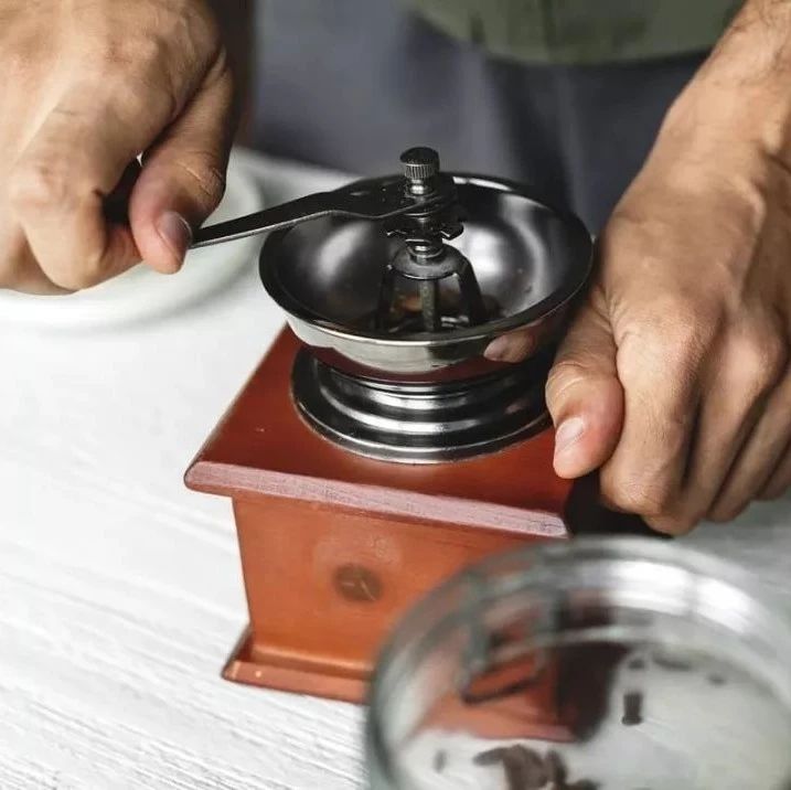 選擇手搖磨豆機(jī)的五個(gè)理由，手磨究竟有什么好？