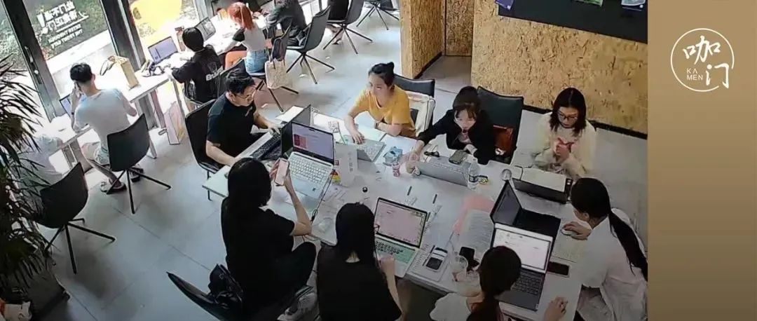 成都“工位咖啡”火了，能辦公能開會，單店最高日出杯！