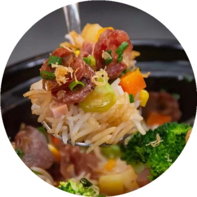 詹姆士的廚房 | 百吃不厭的煲仔飯，一口接一口根本停不下來(lái)！